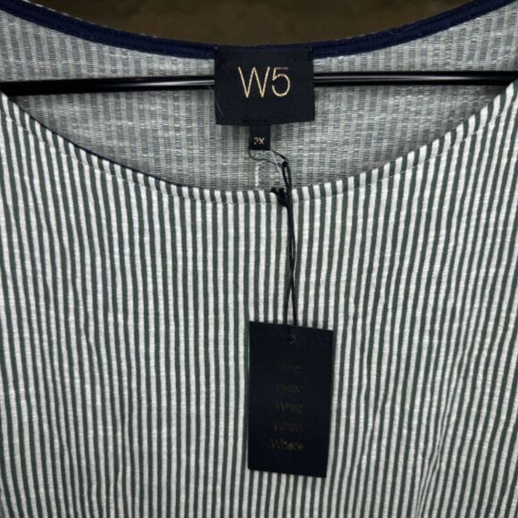 W5 Green and White Vertical Striped Blouse NWT 2X - Picture 3 of 3